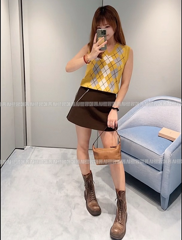 미우미우나플락페이턴트가죽파우치  20260520 135543 023.jpg
