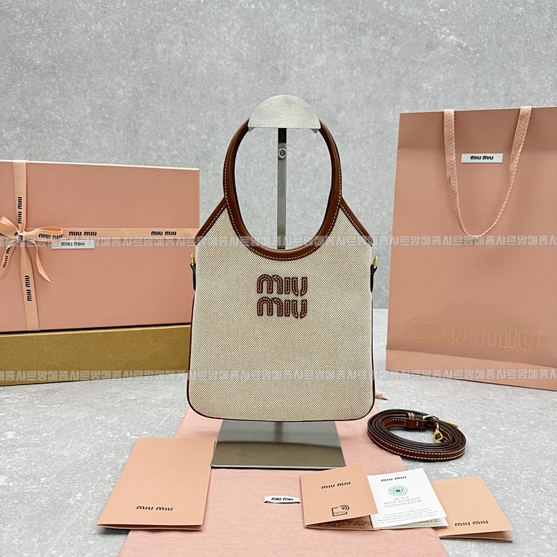 미우미우 아이비 캔버스 토트 백 미니20260520 143727 001.jpg