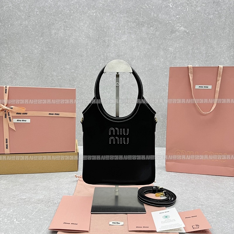 미우미우 아이비 캔버스 토트 백 미니20260520 145213 010.jpg
