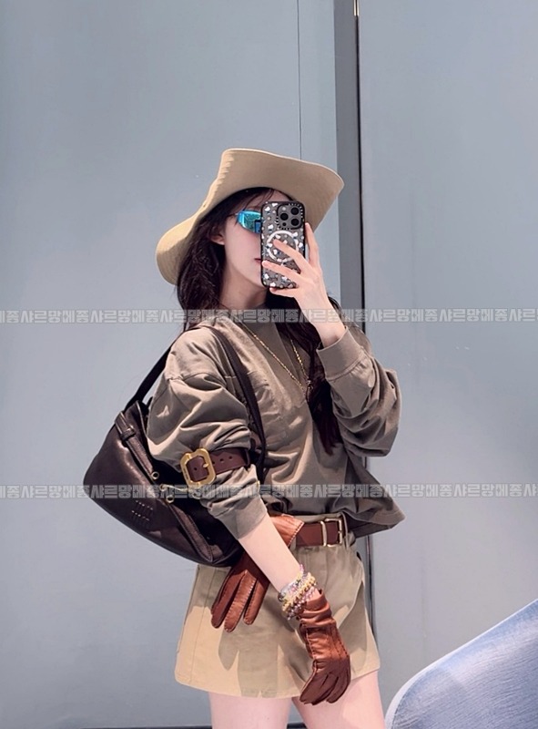 미우미우아방뛰르나파레더백스몰  20260520 151230 005.jpg