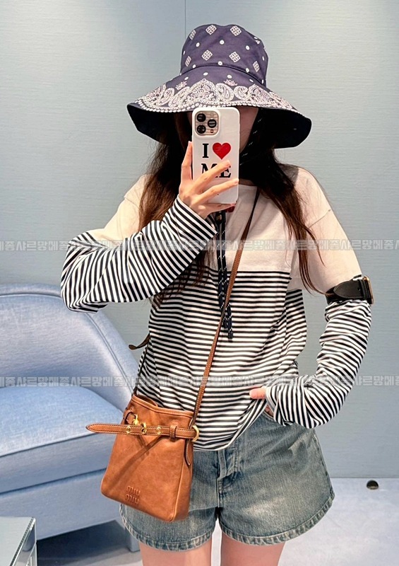 미우미우나파가죽파우치  20260521 133659 012.jpg