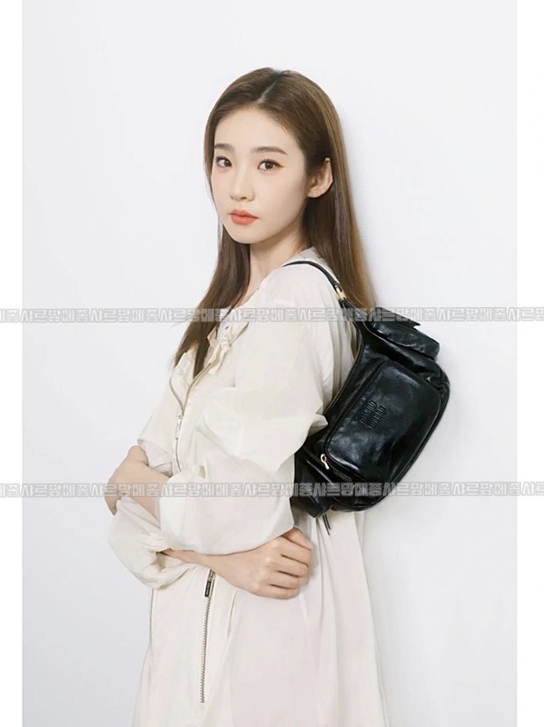 미우미우나파가죽포켓백  20260521 155634 013.jpg