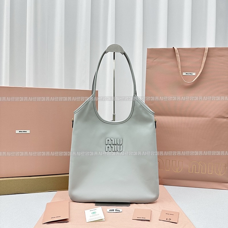 미우미우아이비레더백  20260522 172148 001.jpg