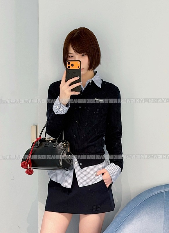 미우미우카프리스가죽클러치  20260523 101140 010.jpg
