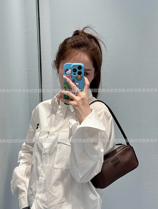 미우미우로고레더파우치숄더백  20260523 111504 027.jpg