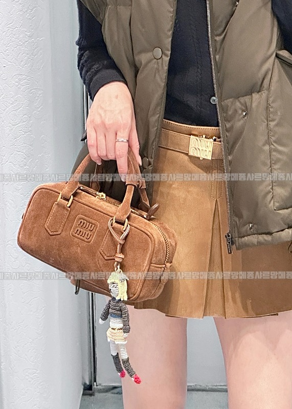 미우미우아르카디가죽백20260528 101032 032.jpg