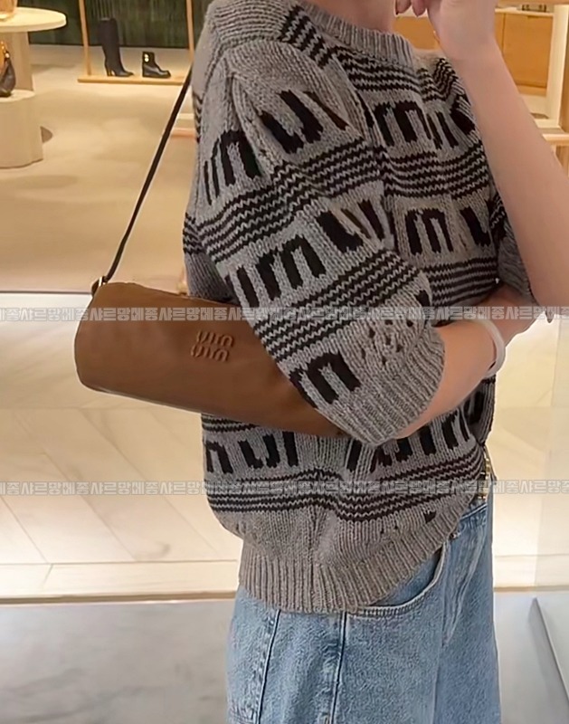 미우미우스웨이드파우치  20260528 145700 043.jpg