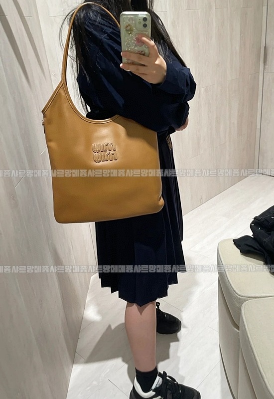 미우미우아이비가죽백  20260528 160801 032.jpg