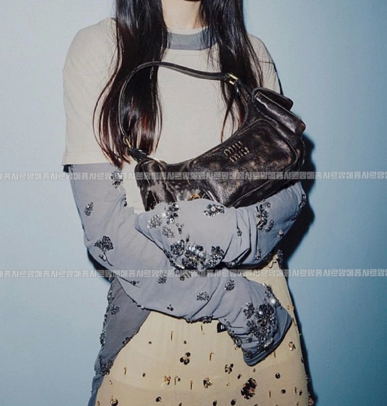 미우미우가죽포켓백  20260529 104250 011.jpg