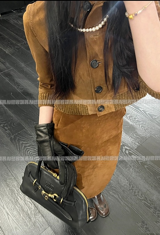 미우미우아방뛰르나파가죽백  20260530 112034 035.jpg
