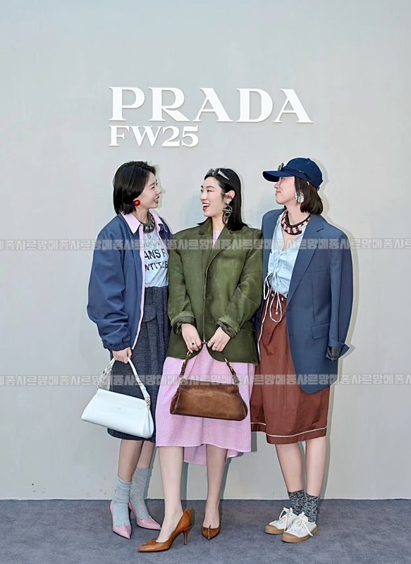 프라다앙쉐네미디움가죽백  20260530 144732 022.jpg