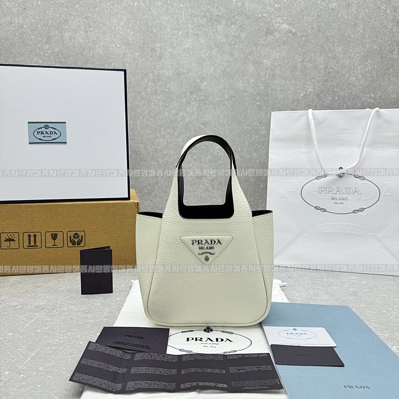 프라다 가죽 미니 핸드백20260531 132117 001.jpg