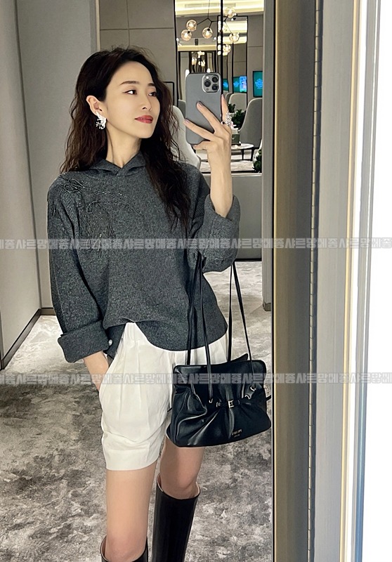 프라다다다스몰나파가죽핸드백20260531 133933 012.jpg