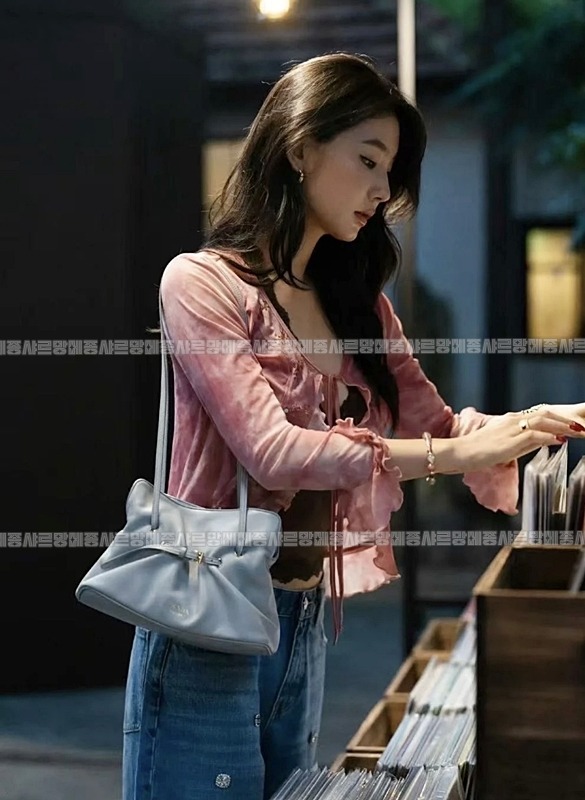 프라다다다스몰나파가죽핸드백  20260531 155109 039.jpg
