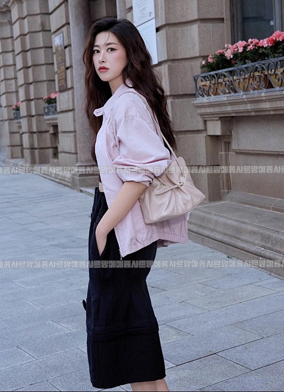 프라다다다스몰나파가죽핸드백  20260531 155109 044.jpg