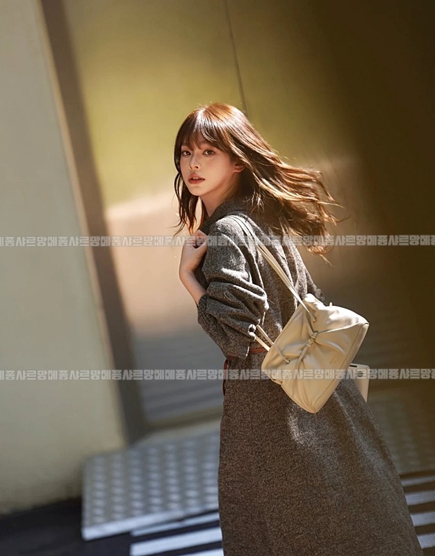 프라다다다스몰나파가죽핸드백  20260531 155111 053.jpg