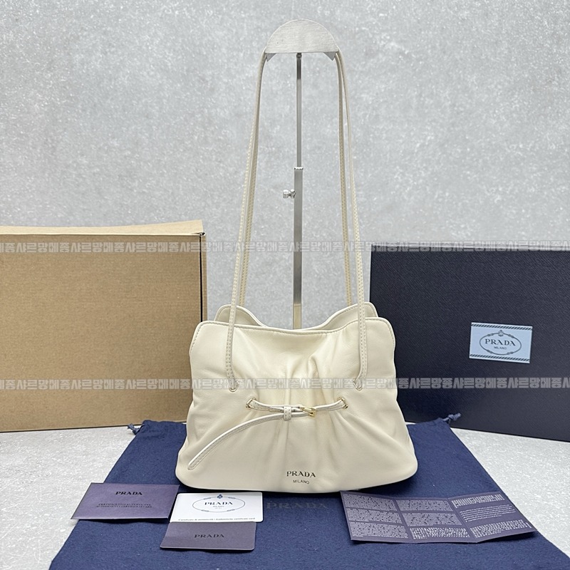 프라다다다스몰나파가죽핸드백  20260531 155102 001.jpg