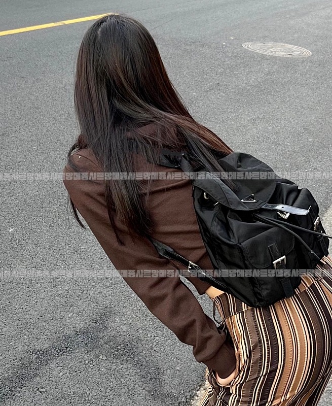 프라다미디움리나일론백팩  20260531 162400 011.jpg