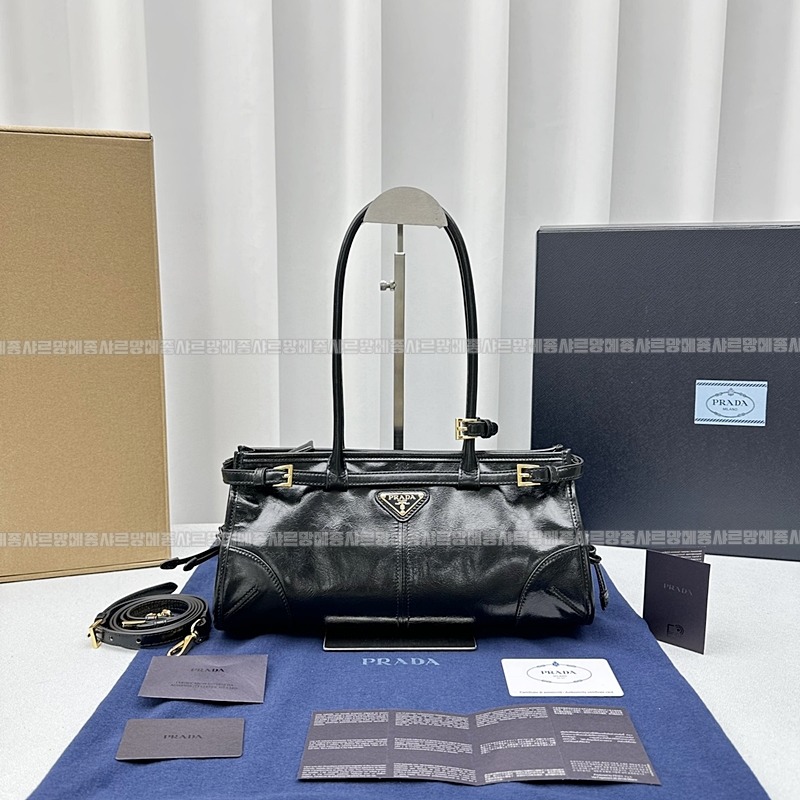 프라다보니가죽핸드백  20260531 164313 001.jpg