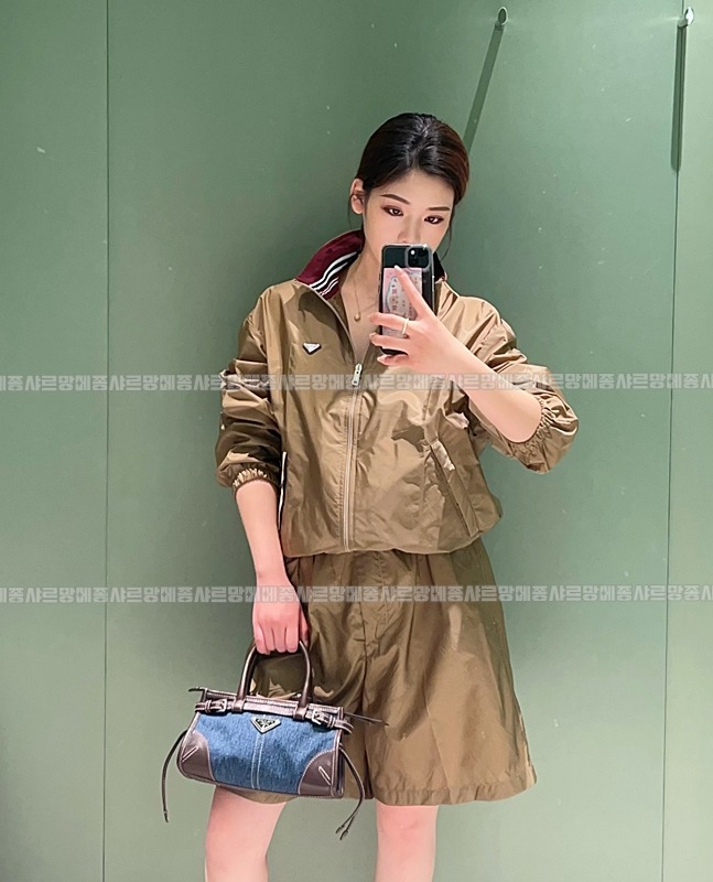 프라다보니가죽핸드백  20260601 105346 037.jpg