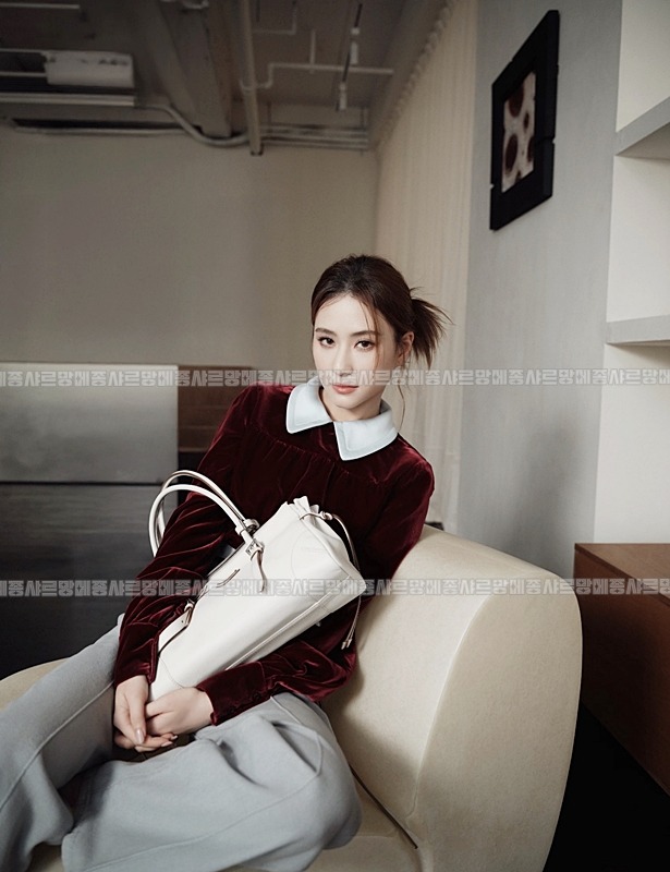 프라다보니미디움글라쎄가죽토트백  20260601 153519 074.jpg