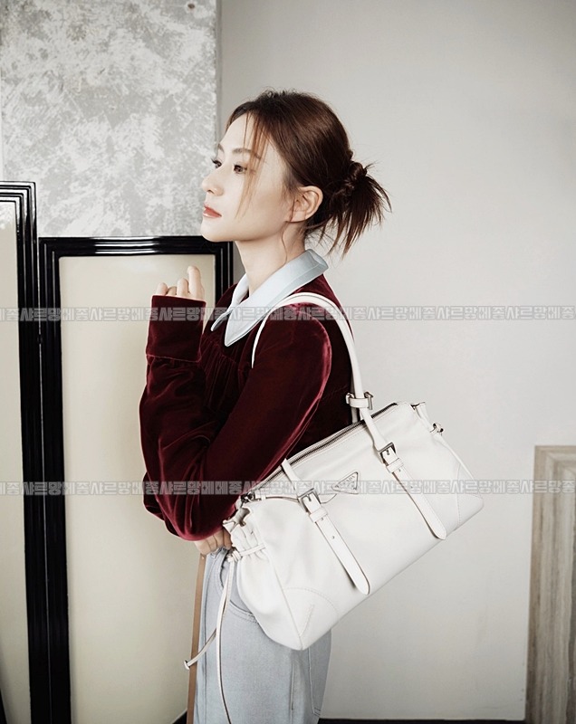 프라다보니미디움글라쎄가죽토트백  20260601 153519 073.jpg