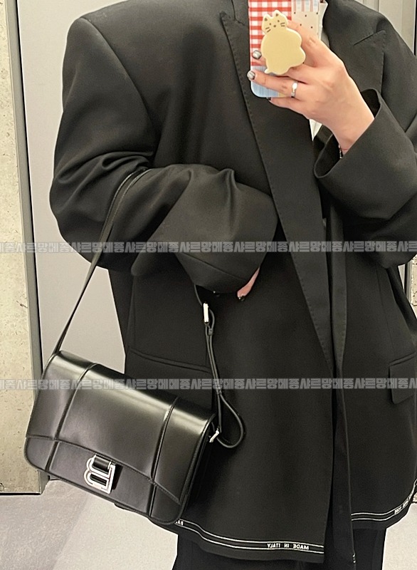 발렌시아가아워글래스슬링백스몰  20260603 155410 022.jpg