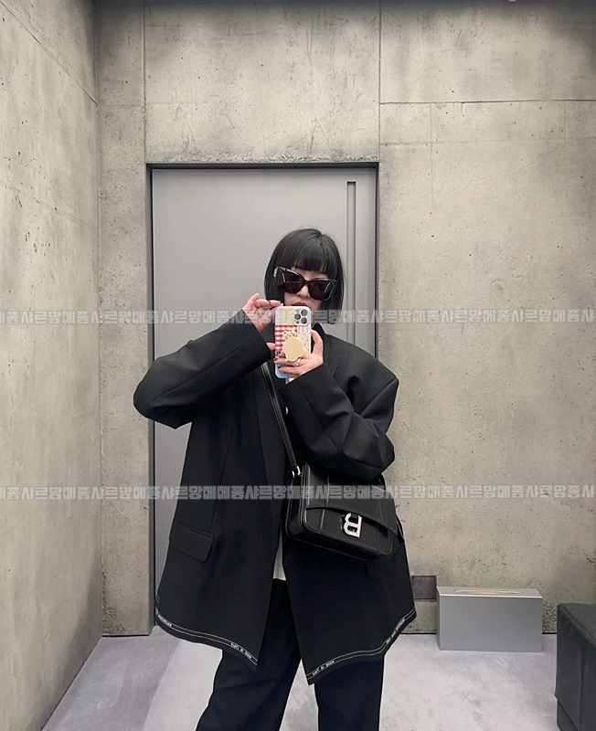 발렌시아가아워글래스슬링백스몰  20260603 155409 021.jpg