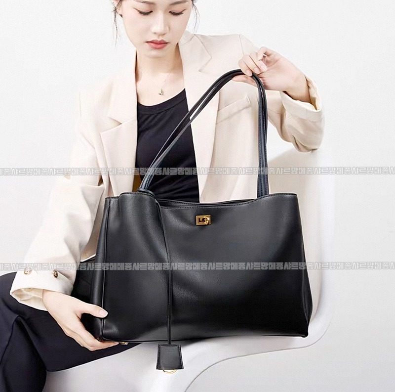 발렌시아가로데오토트백  20260603 162530 010.jpg