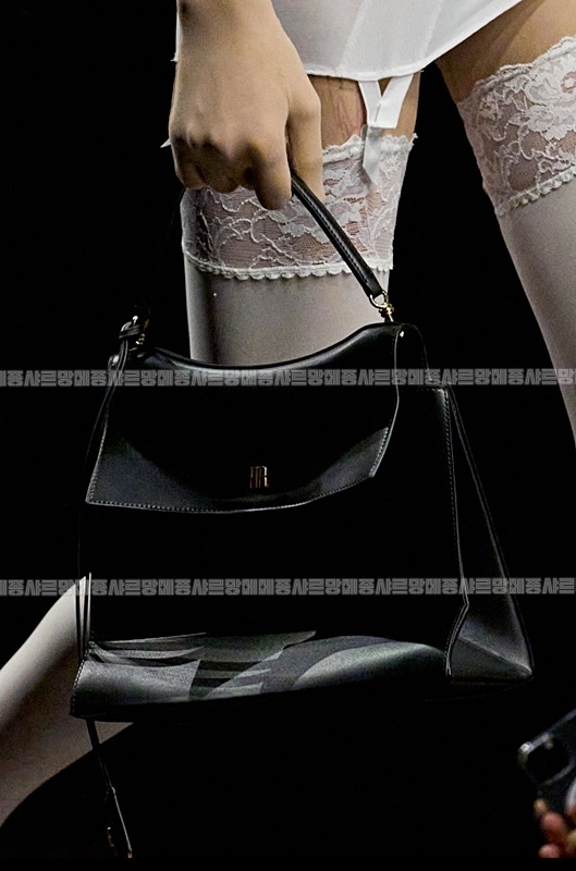 발렌시아가나노미디움핸드백  20260603 164844 016.jpg