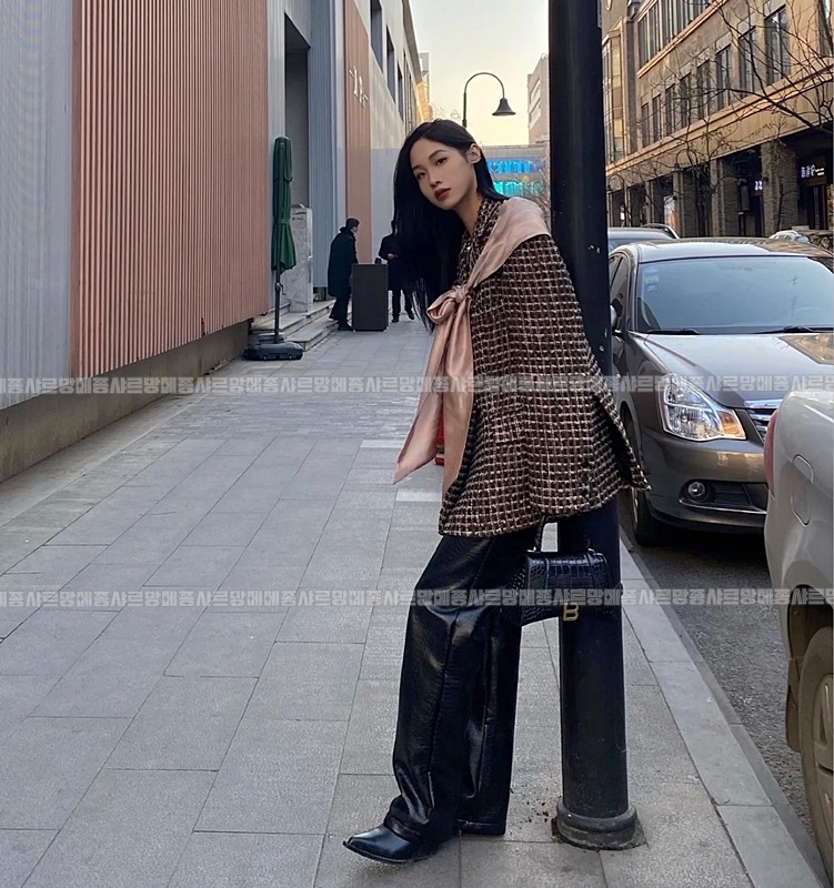 발렌시아가아워글래스핸드백  20260603 170159 019.jpg