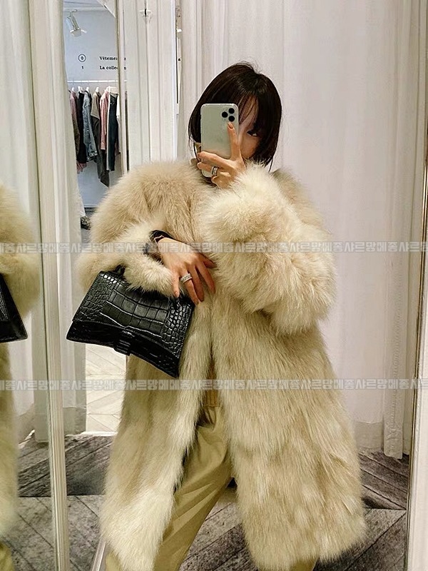 발렌시아가아워글래스핸드백  20260603 170201 024.jpg