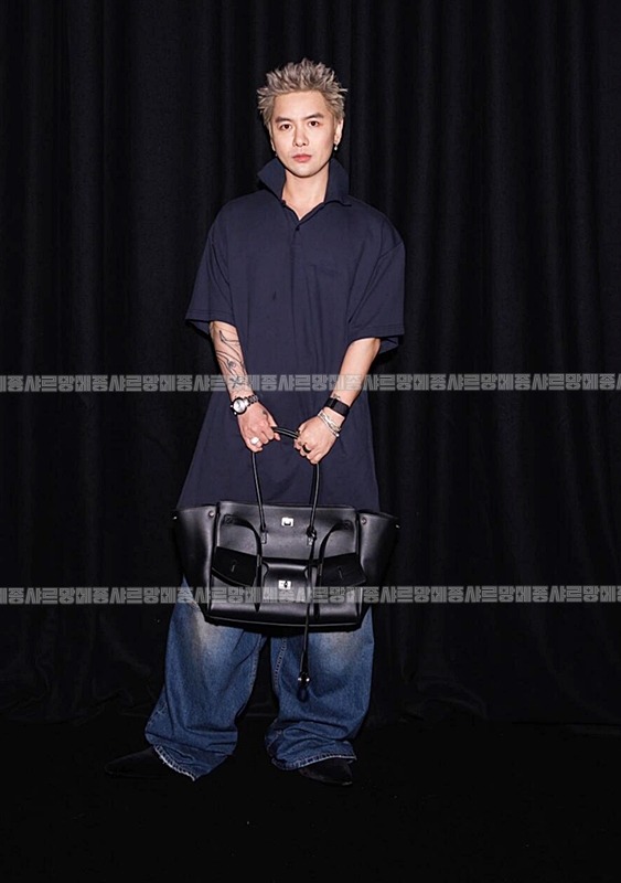 발렌시아가벨에어캐리올백미디움  20260604 105408 011.jpg