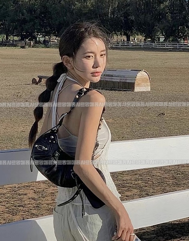 발렌시아가르카골숄더백 20260604 160802 020.jpg