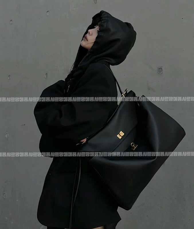 발렌시아가 로데오 핸드백 라지  20260606 102347 013.jpg