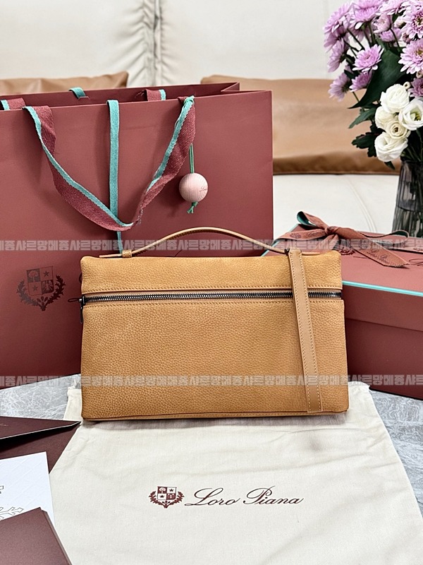 로로피아나엑스트라파우치L29  20260614 151759 049.jpg