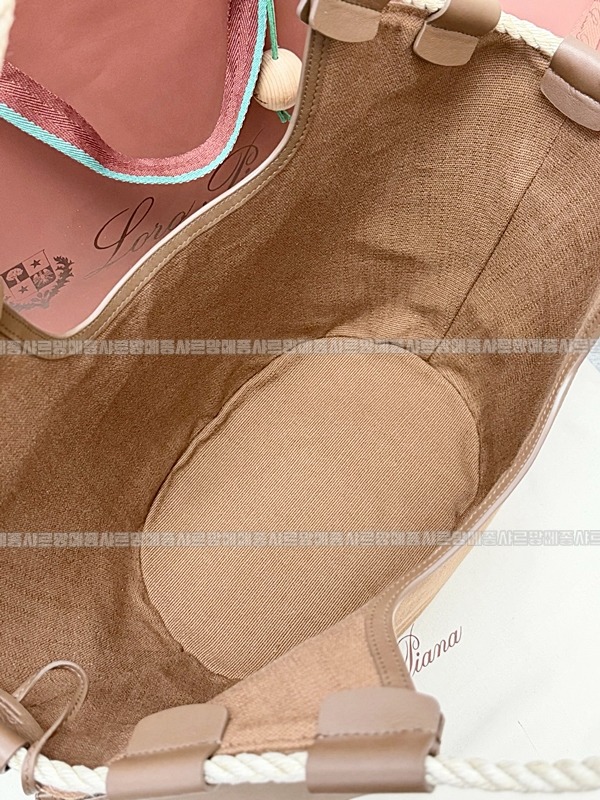 로로피아나지오이아쇼퍼  20260619 160131 009.jpg