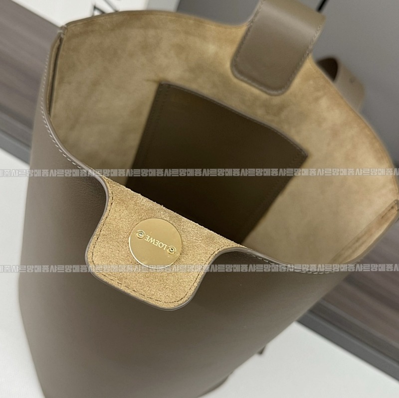 로에베미니페블버킷백  20260621 131554 007.jpg