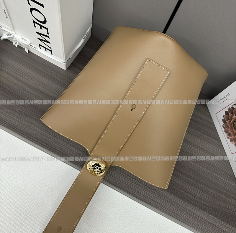 로에베미니페블버킷백  20260621 131605 043.jpg