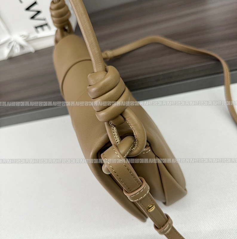 로에베파세오숄더백20260622 150220 046.jpg