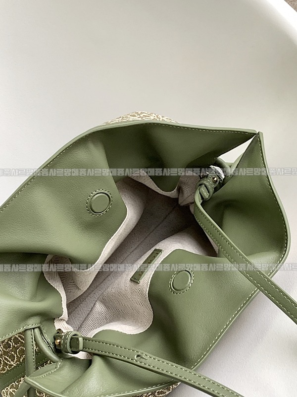 로에베플라멩코클러치  20260623 102106 008.jpg