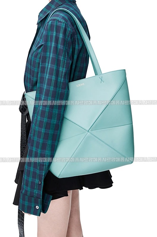 로에베미디움퍼즐폴드토트  20260623 152340 019.jpg