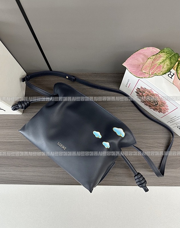 로에베미니프라멩코클러치백  20260624 162859 008.jpg