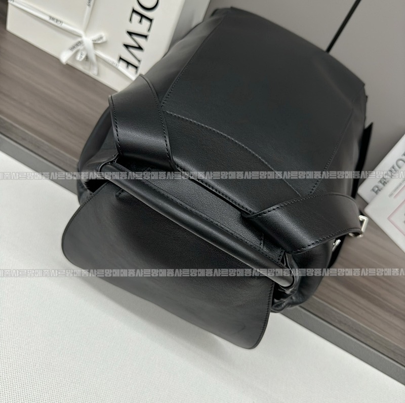 로에베플라멩코백팩  20260626 102652 015.jpg