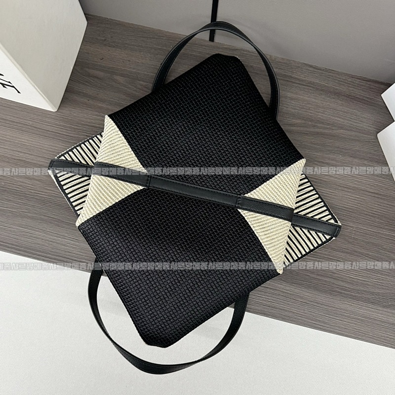 로에베퍼즐폴드토트백  20260628 153629 007.jpg