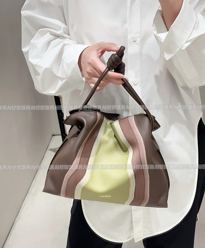 로에베프라멩코클러치  20260628 175014 001.jpg