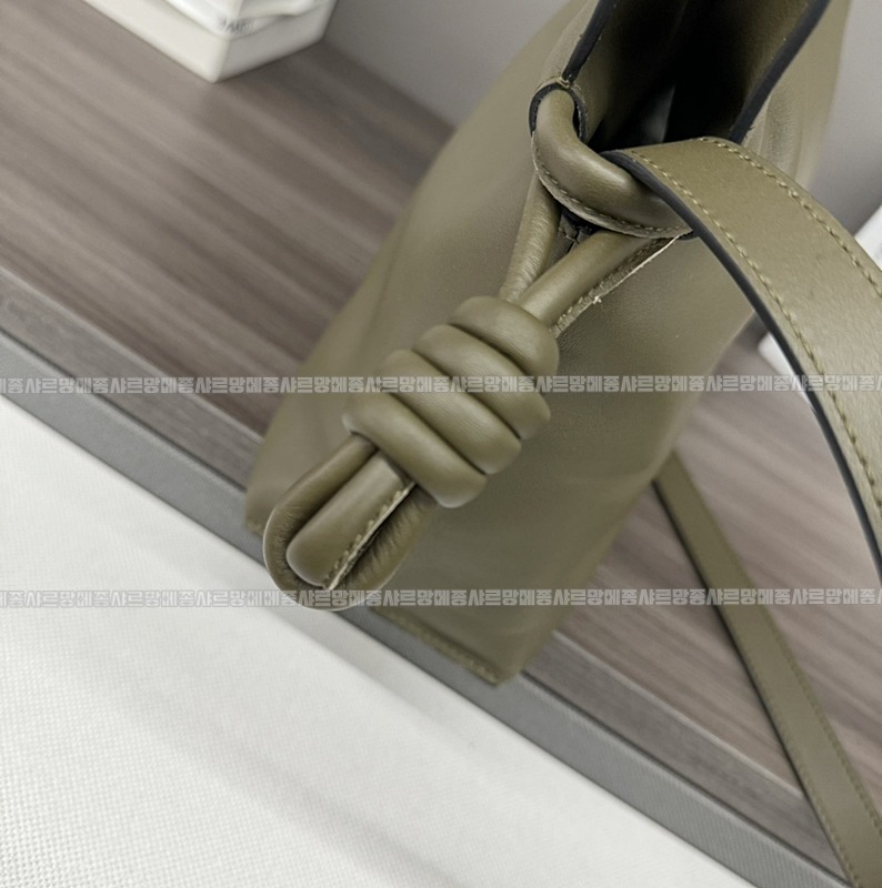 로에베플라멩코클러치백  20260703 133604 019.jpg
