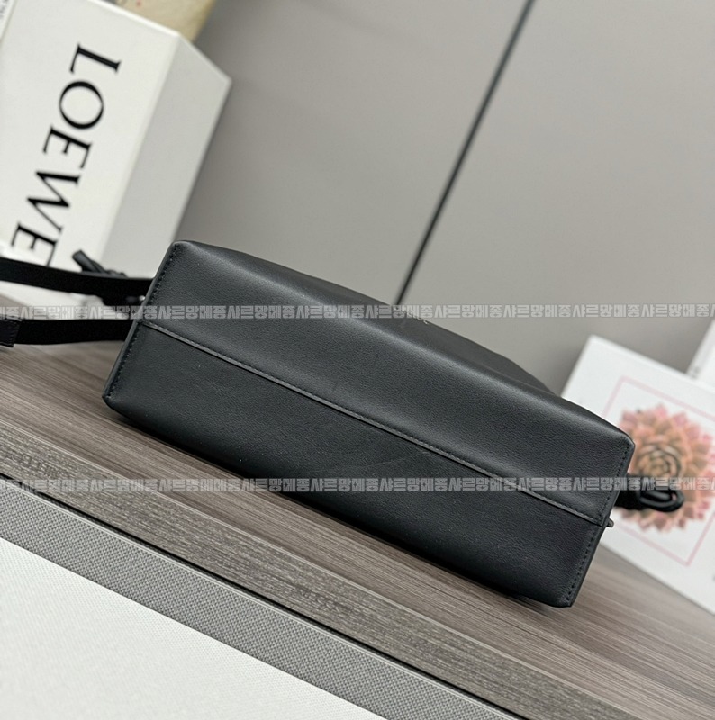 로에베플라멩코클러치백  20260703 133609 057.jpg