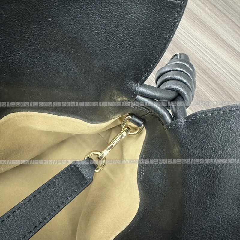 로에베플라멩코클러치백  20260703 133610 060.jpg