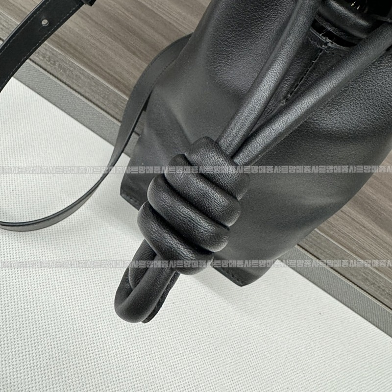 로에베플라멩코클러치백  20260703 133610 059.jpg